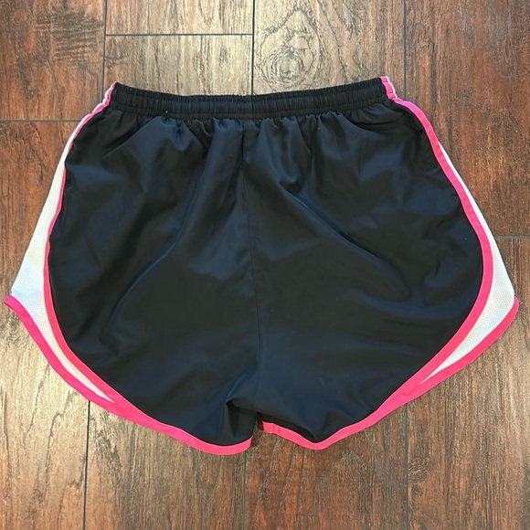 Nike dri-fit shorts small - Picture 3 of 4